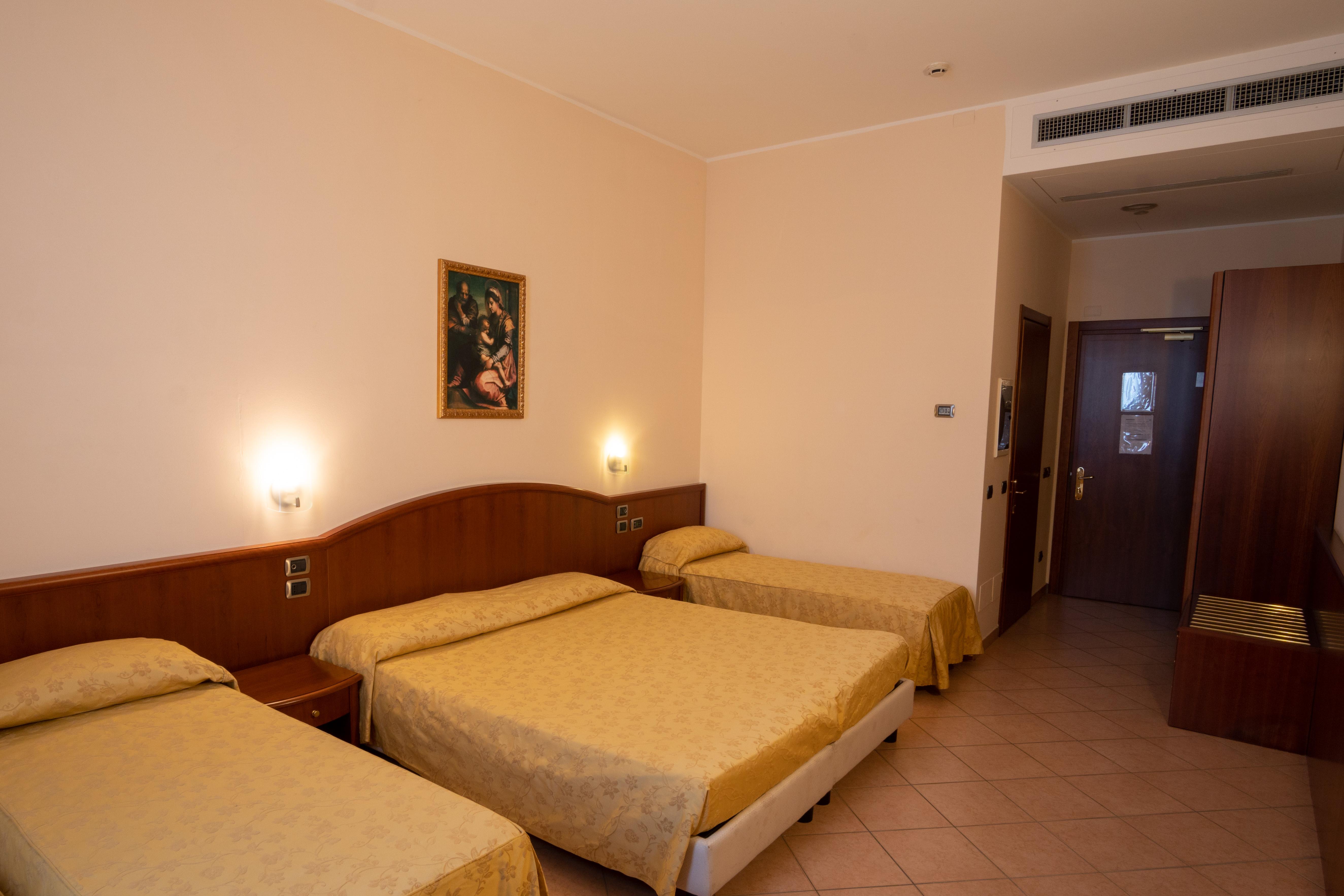 Garda Family House Hotel Castelletto Di Brenzone Exterior photo